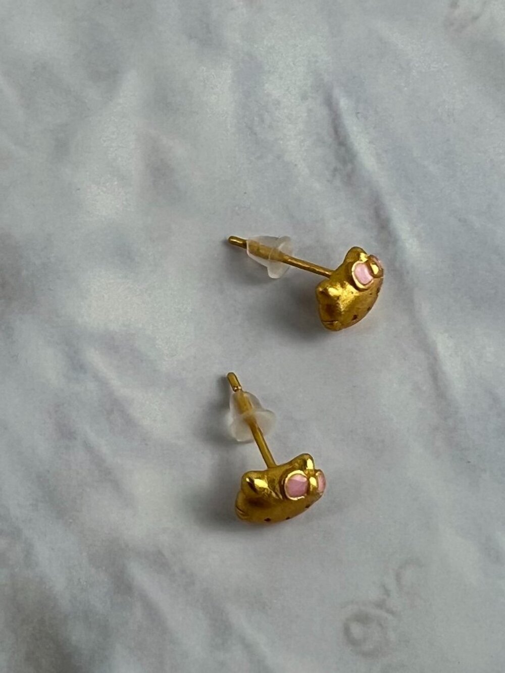 NO.469 💖 Hello Kitty Stud Earrings